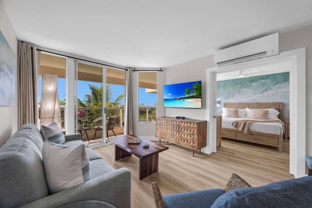 Luxury Condo, Air conditioning, Beachside
