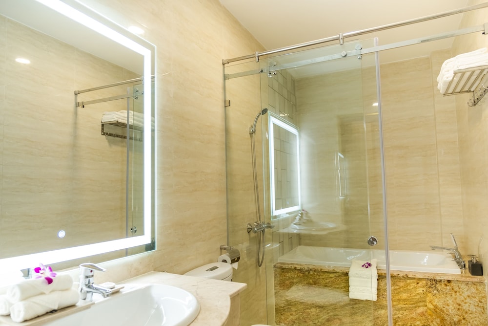 Deluxe Triple Room photo 2