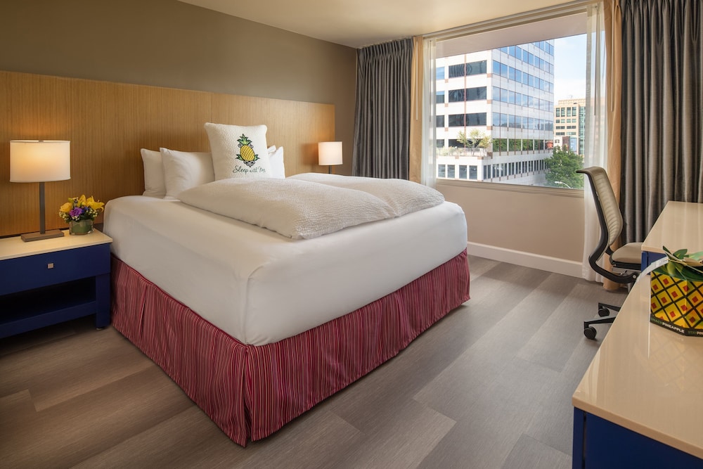 Room, 1 King Bed (Cityscape)