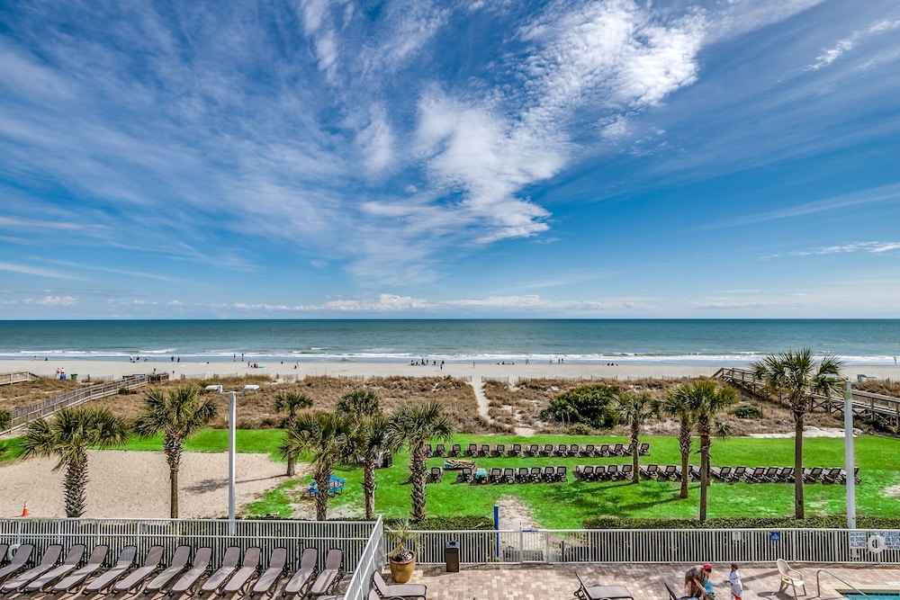 Deluxe Studio, 2 Queen Beds, Oceanfront - Photo 7