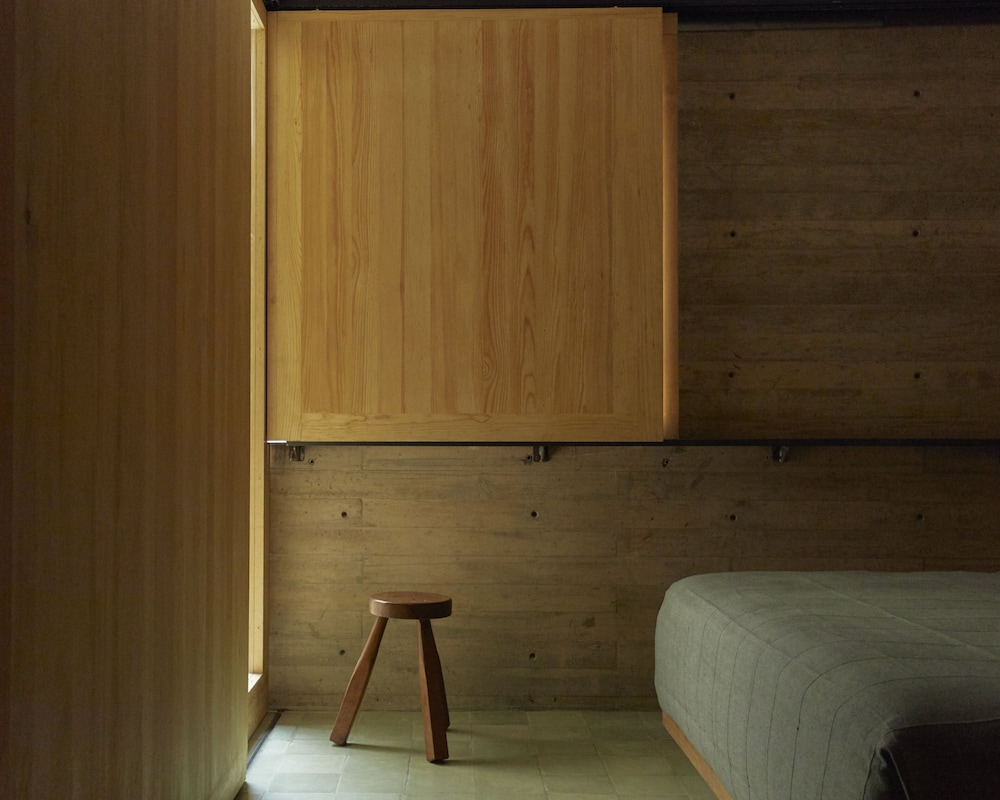 Studio Suite (Top)