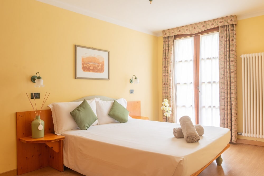 Superior Condo, 2 Bedrooms