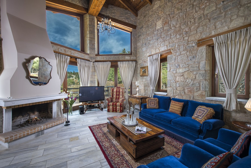 Deluxe Chalet (Protogeneia) photo 1