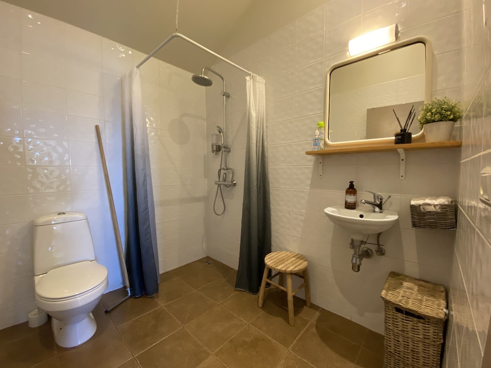 Standard Single Room, Shared Bathroom photo 3