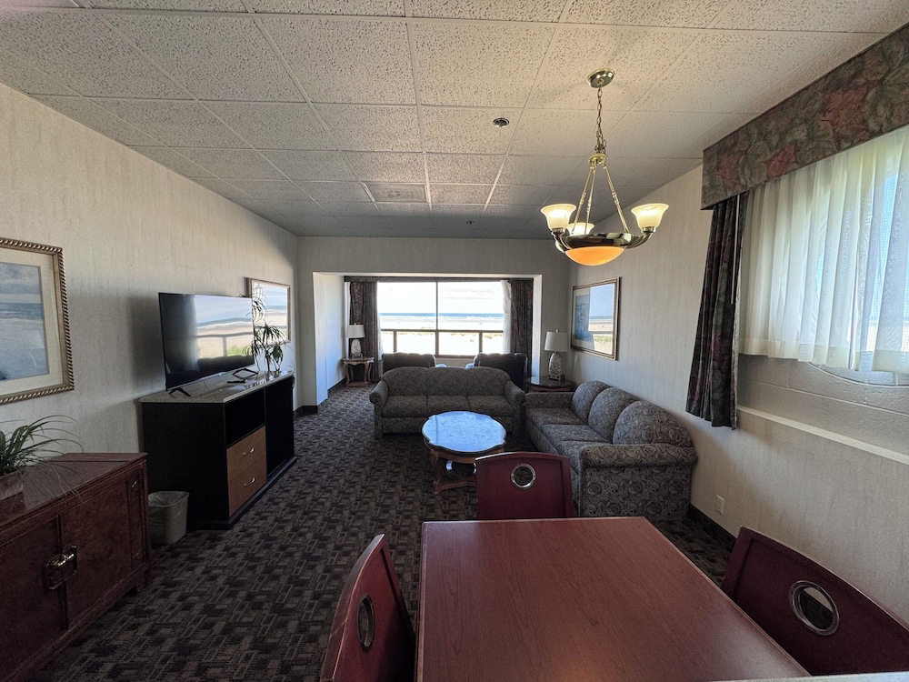 Executive Suite, 1 King Bed with Sofa bed, Ocean View - Photo 3