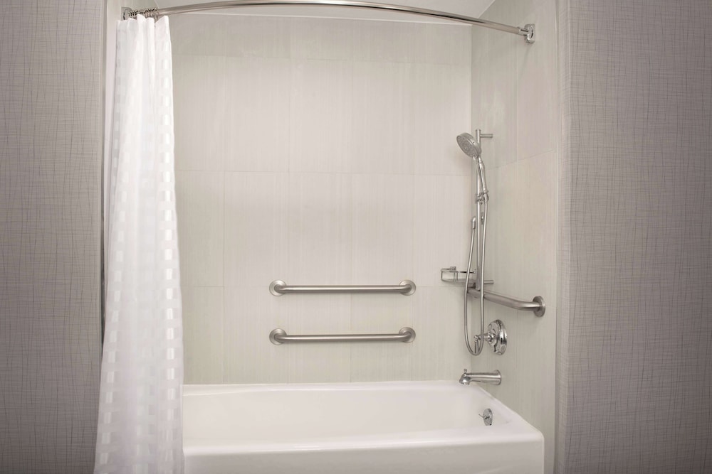 Suite, 2 Queen Beds, Accessible, Non Smoking - Photo 3