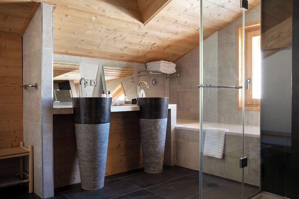 Room, Multiple Beds, Mountain View photo