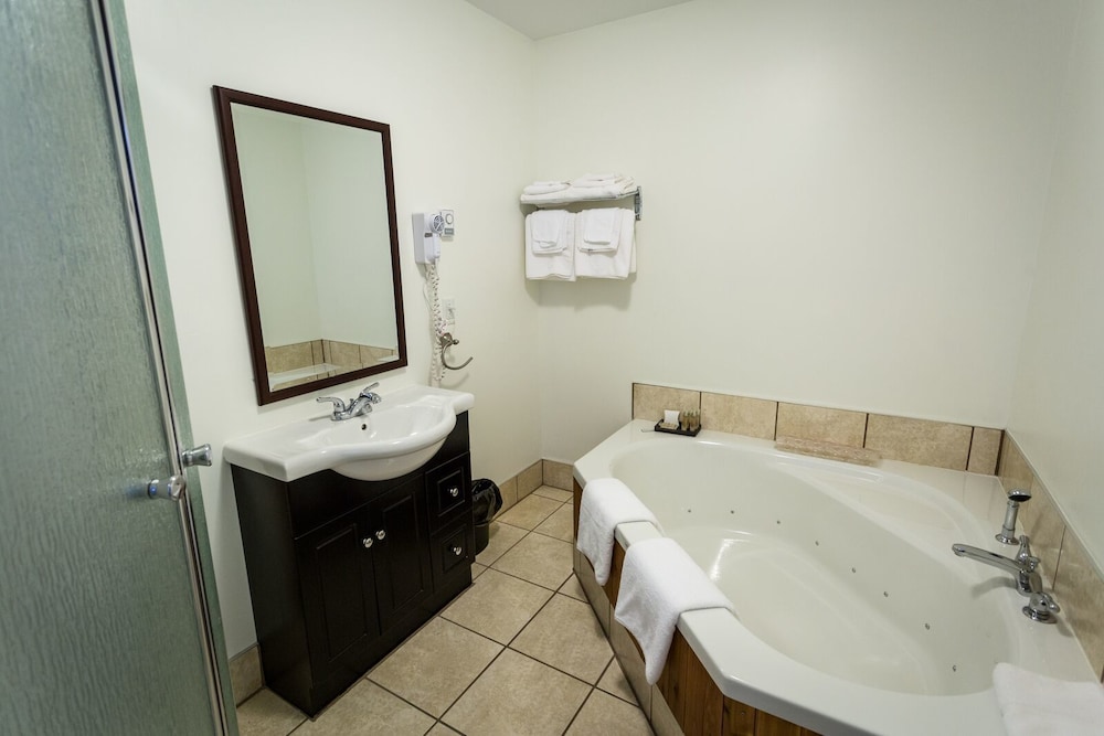 Cottage, 2 Bedrooms, Jetted Tub photo 2