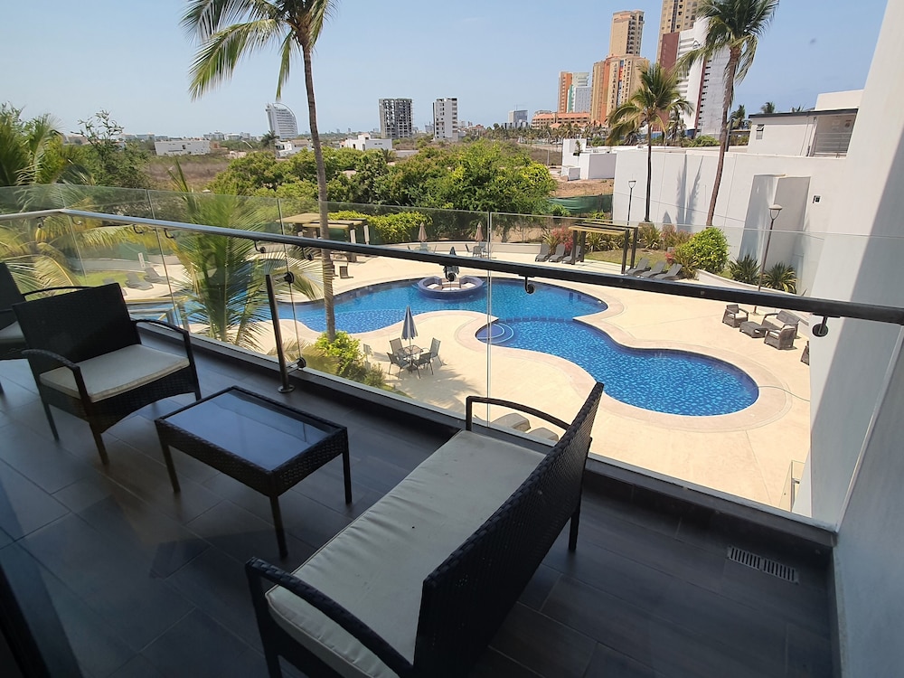 Family Condo, Balcony, Pool View