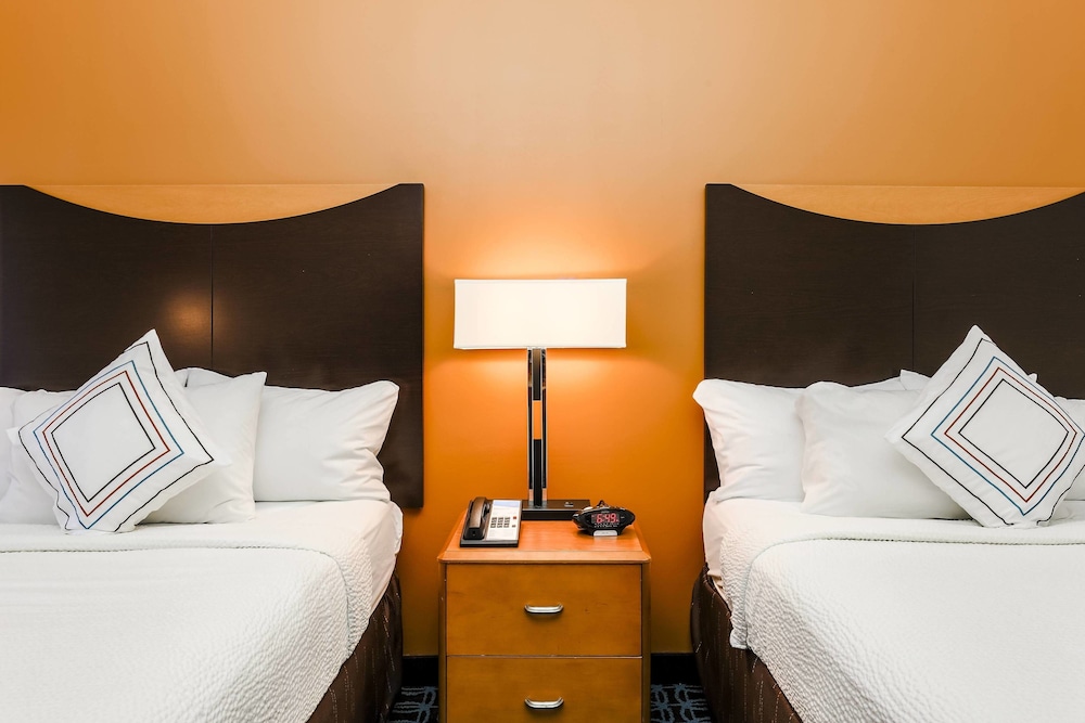 Room, 2 Double Beds - Photo 1