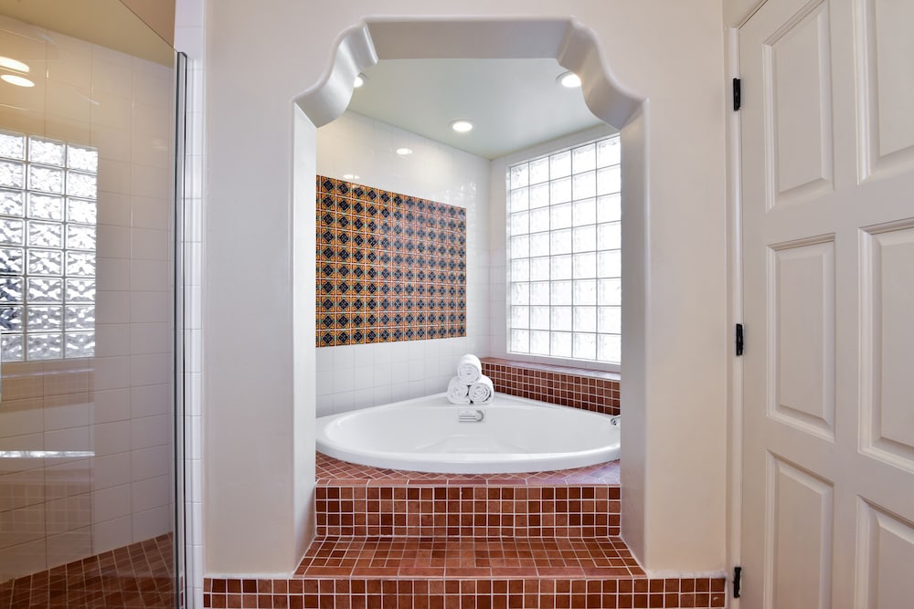 Deluxe Spa King - Photo 8