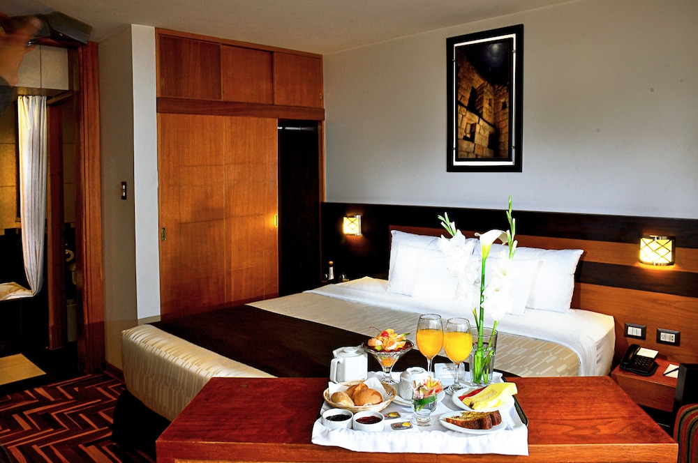 Standard Room, 1 Queen Bed, City View
