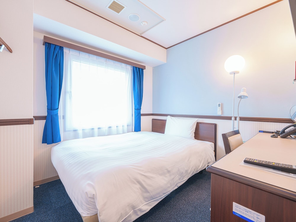 Standard Single Room, Smoking