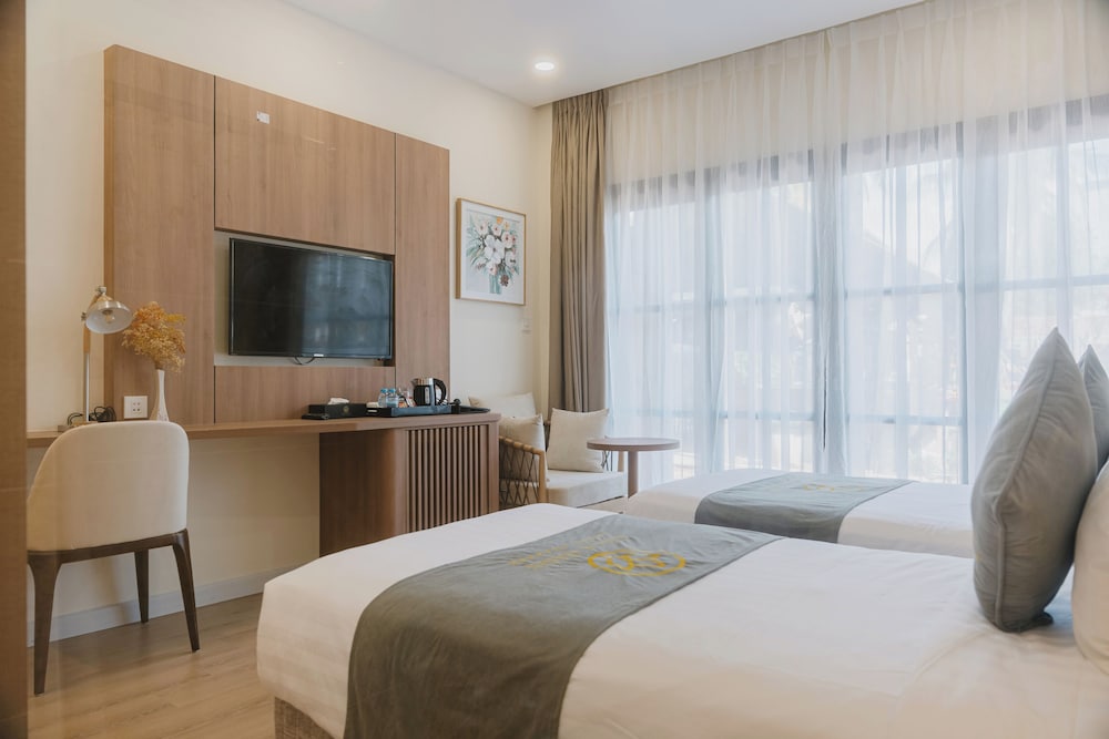 Deluxe Double Room Single Use, 1 Bedroom, Non Smoking, Lake View - Photo 5