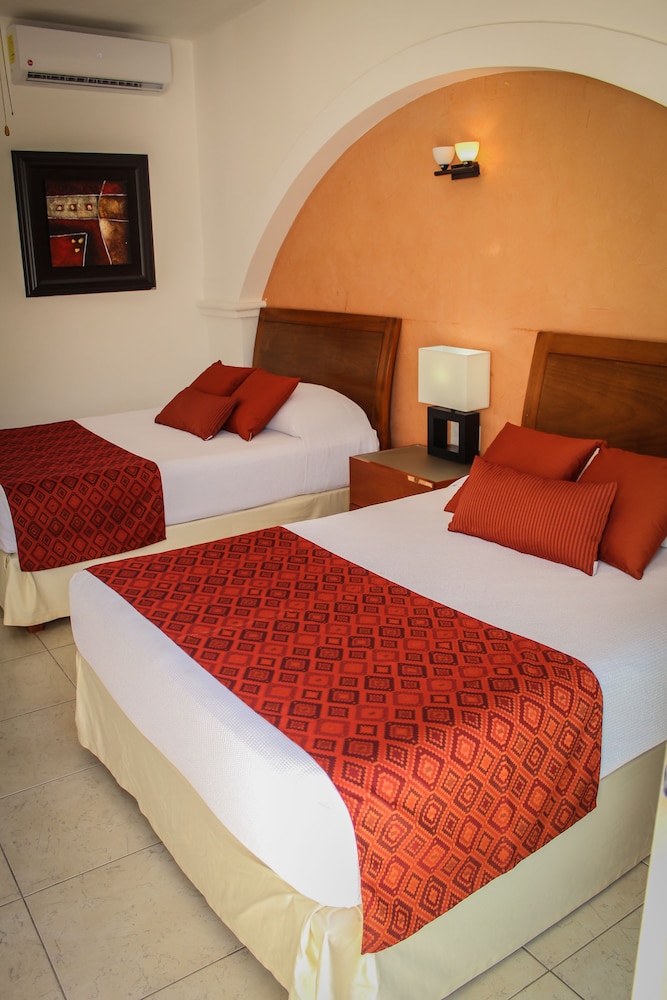 Standard Room, 1 Bedroom, Partial Ocean View - Photo 13