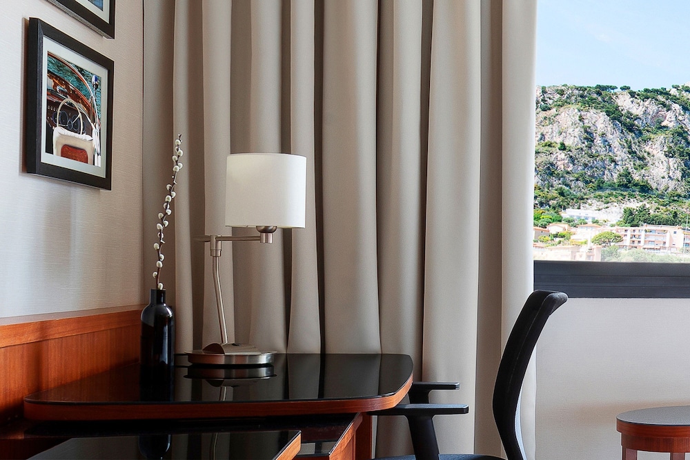 Standard Room, 1 King Bed, Mountain View