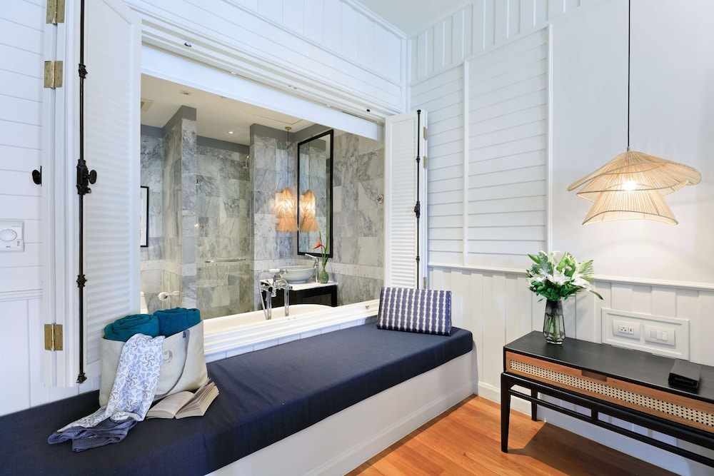 Club Suite, 1 King Bed (Lamai) - Photo 9