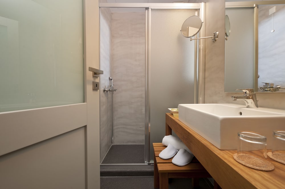 Standard Room, Sea View - Photo 11