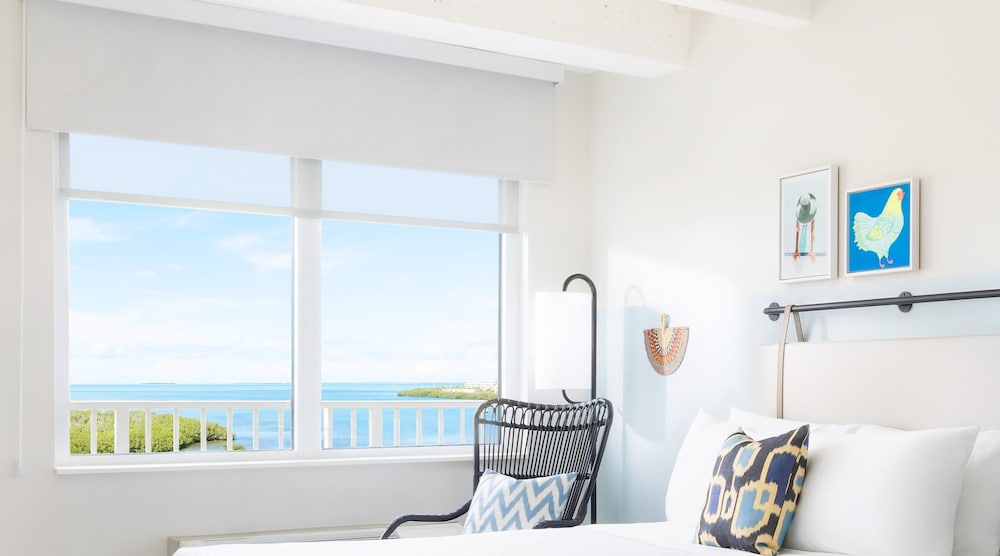 Suite, 1 King Bed With Sofa Bed, Ocean View (Two-Room) - Newly Renovated thumbnail 5