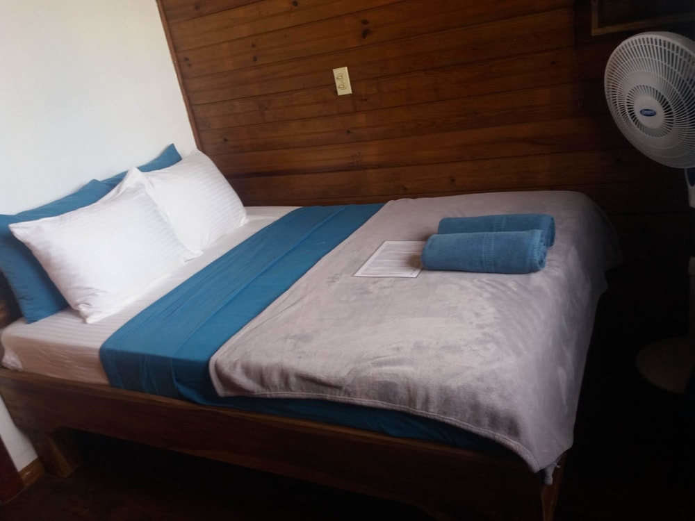 Standard Double Room, 1 Bedroom, Private Bathroom, Partial Sea View photo 1