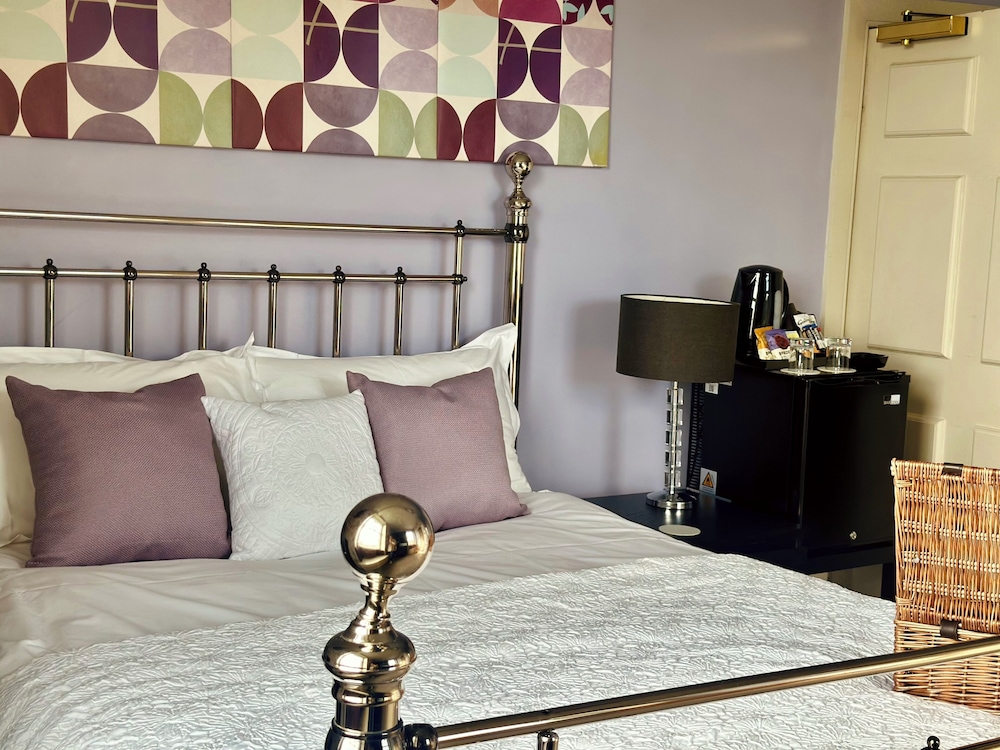 Classic Double Room, 1 King Bed photo 2