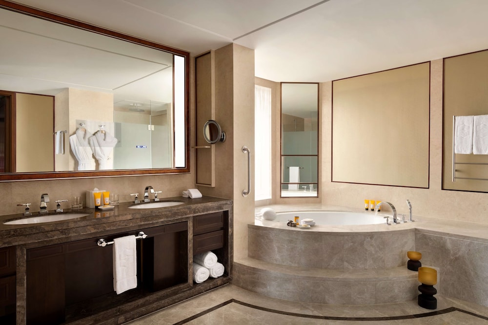 Suite (Shangri-La) thumbnail 6