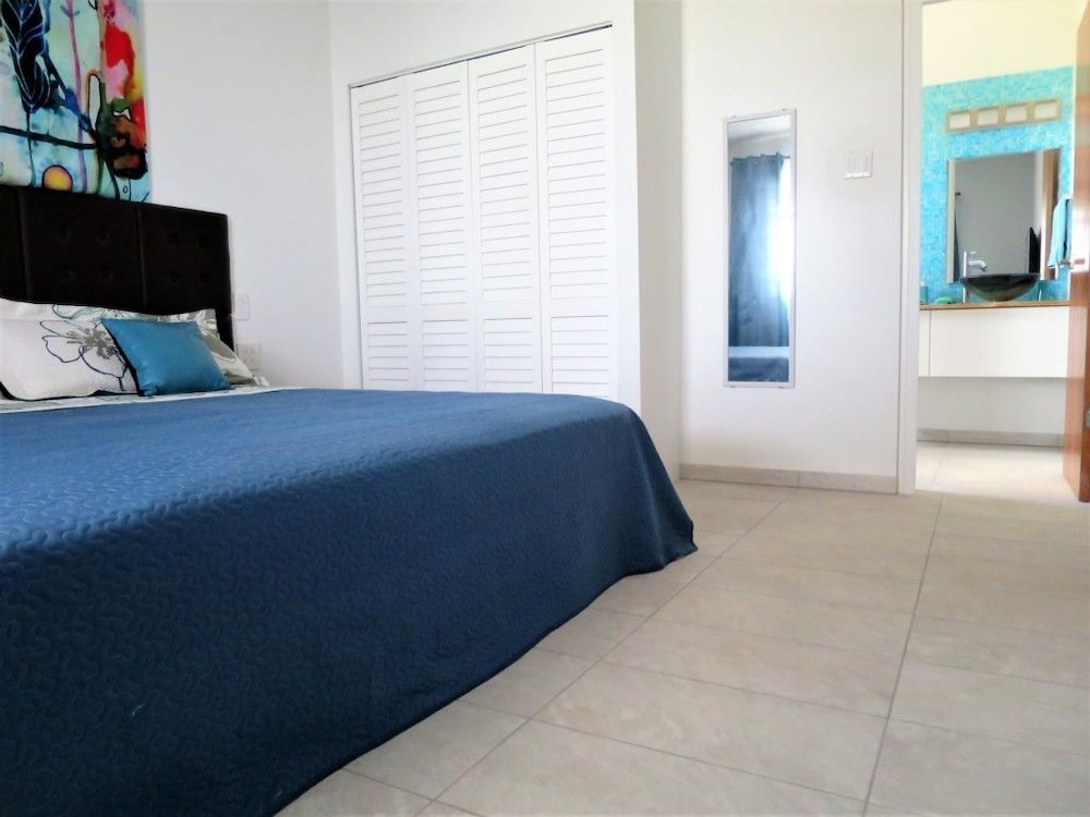 Villa photo 2