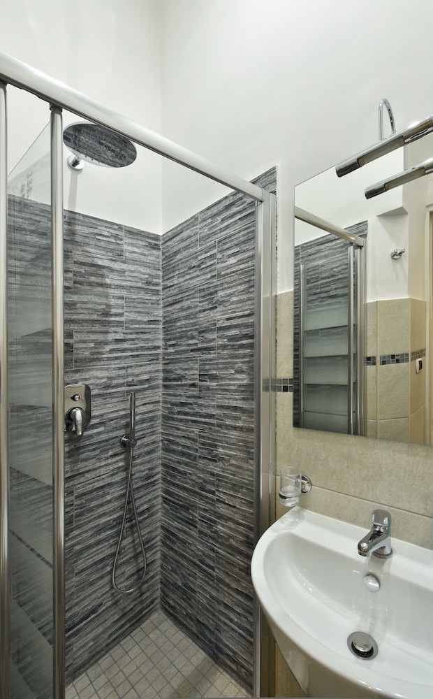 Deluxe Suite photo 2