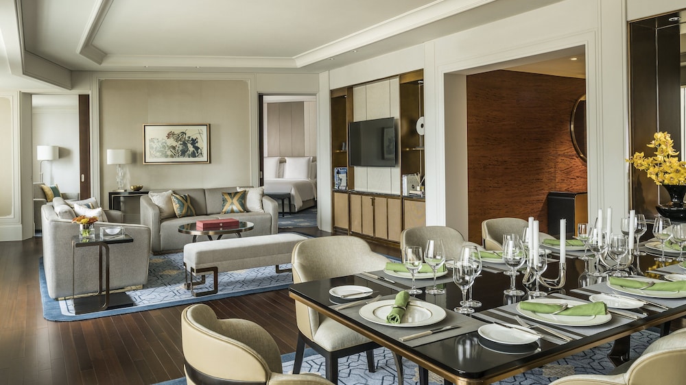 Royal Suite, 2 Bedrooms (1 King Bed and 2 Double Beds) - Photo 2