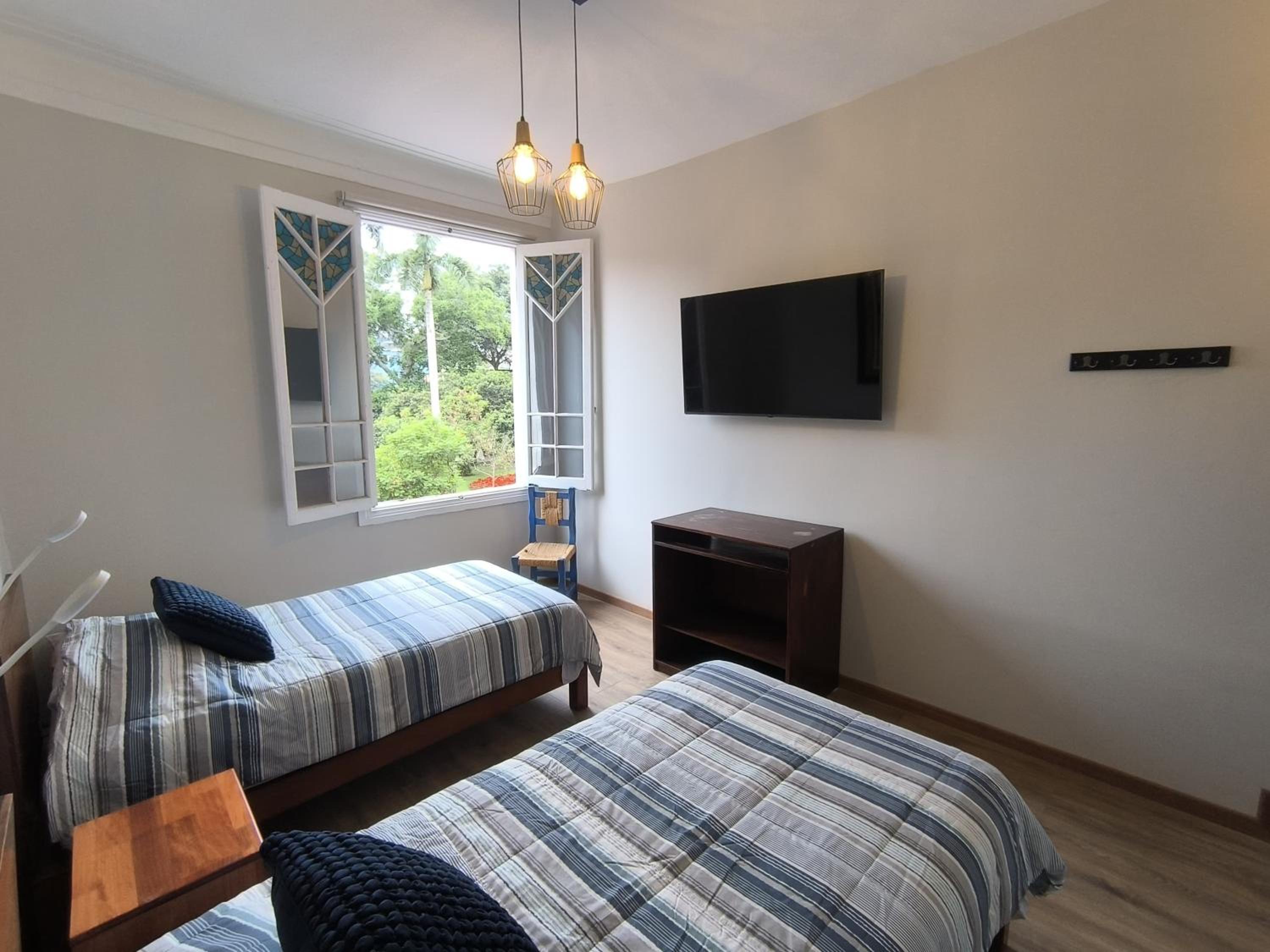 Deluxe Twin Room with Park View photo 3