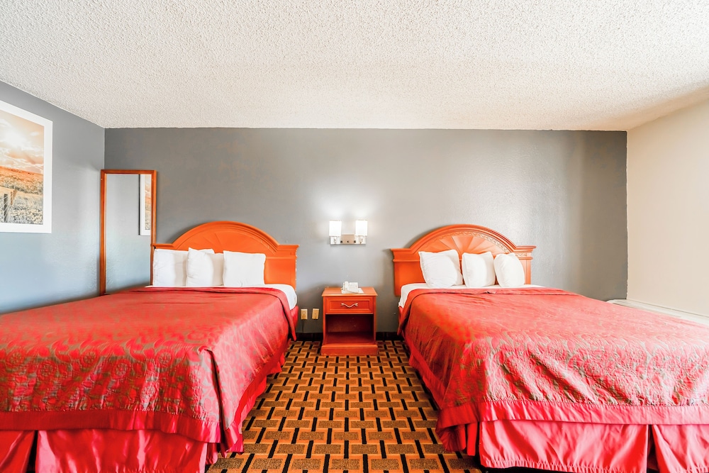 Room, 2 Queen Beds, Non Smoking photo 1