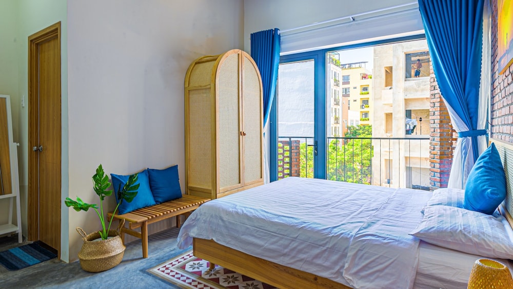 Deluxe Studio, Balcony