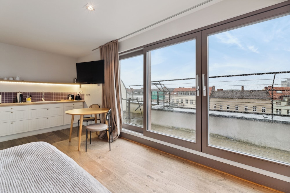 Suite M + rooftop terrace + city view photo 3