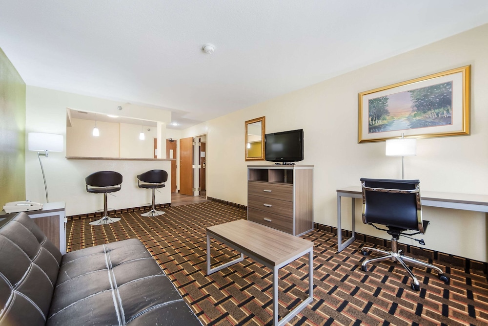 Suite, 2 Queen Beds, Non Smoking