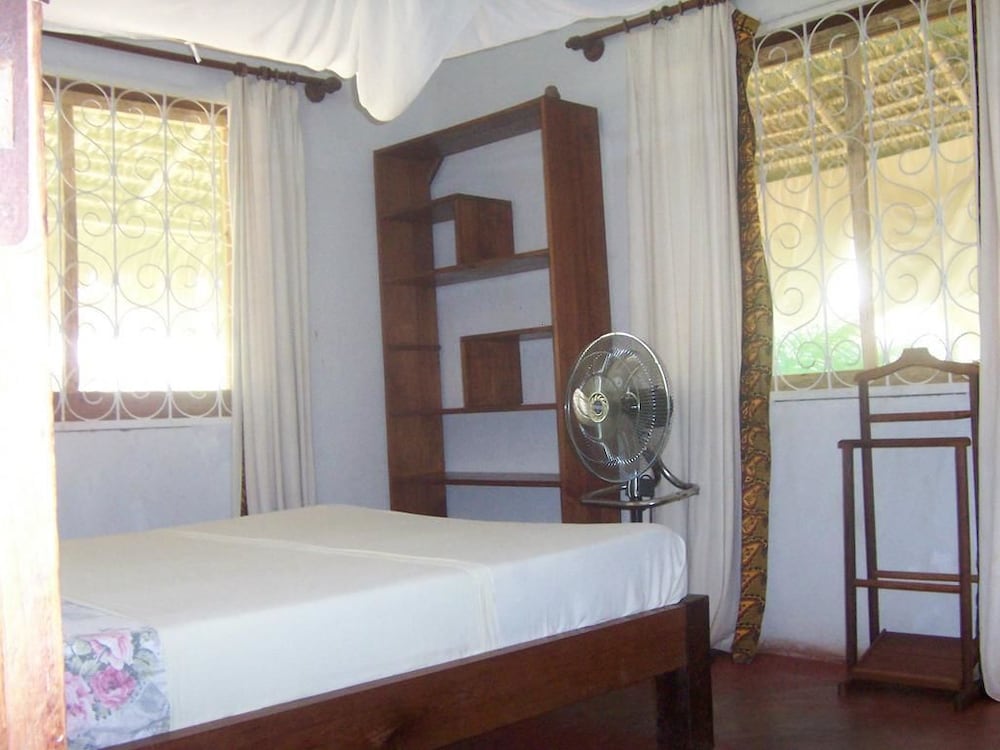 Basic Bungalow photo 1