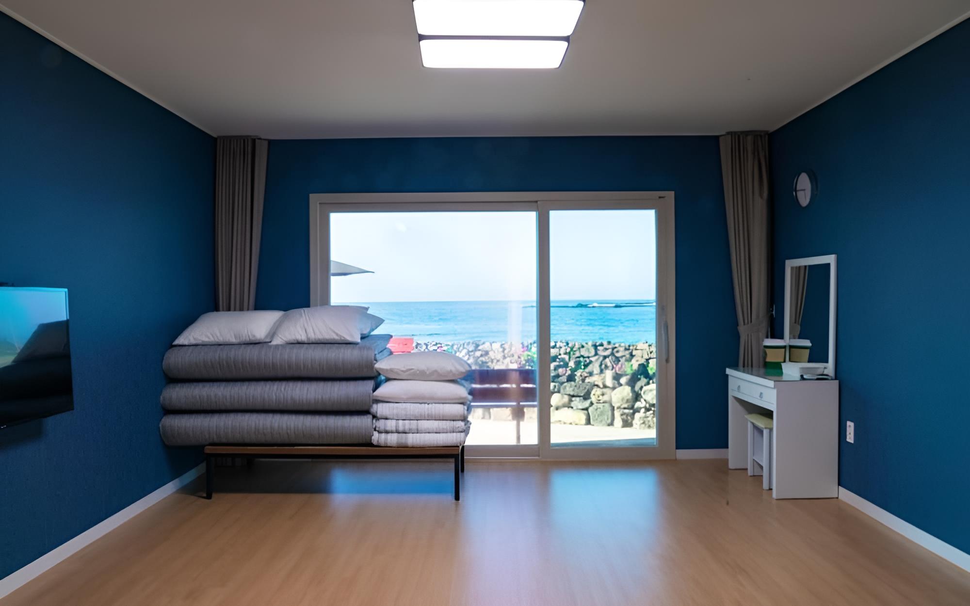 Room (Ondol Room (Ocean View) -1) photo 2