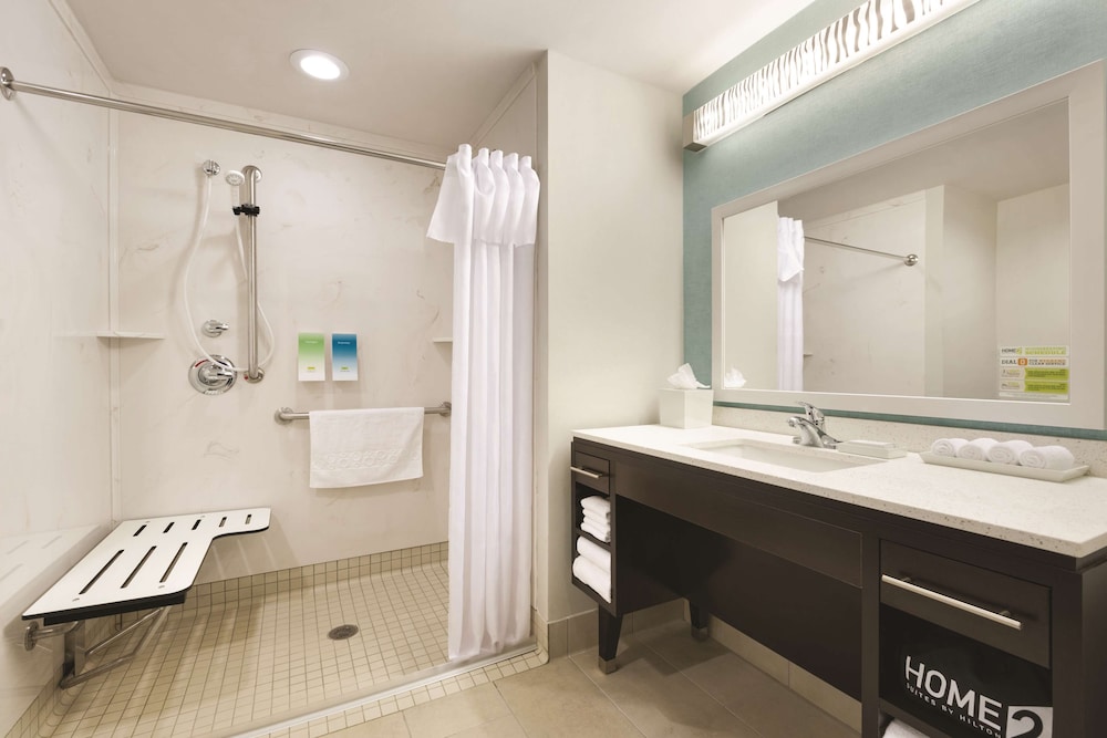 Studio, 1 Queen Bed, Accessible, Non Smoking (Roll in shower)