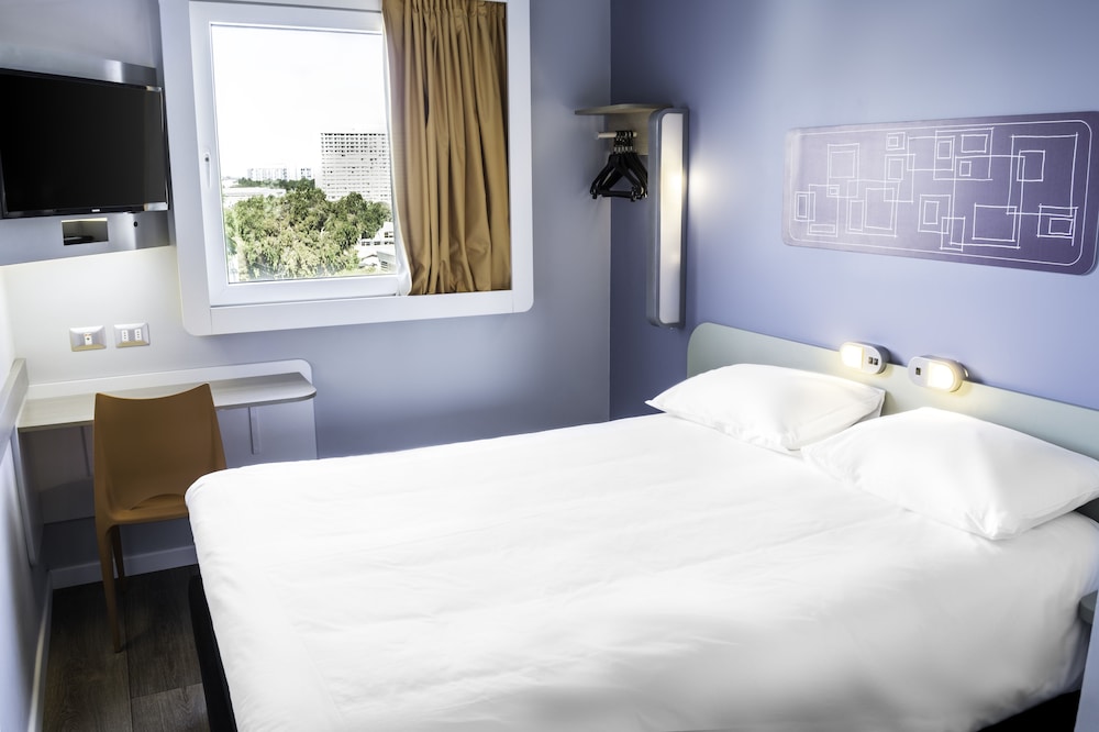 Standard Room, Multiple Beds photo 3