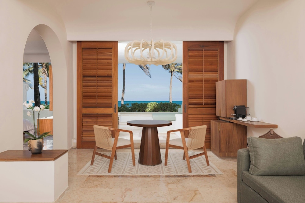 Master Suite Ocean Front King - Photo 2