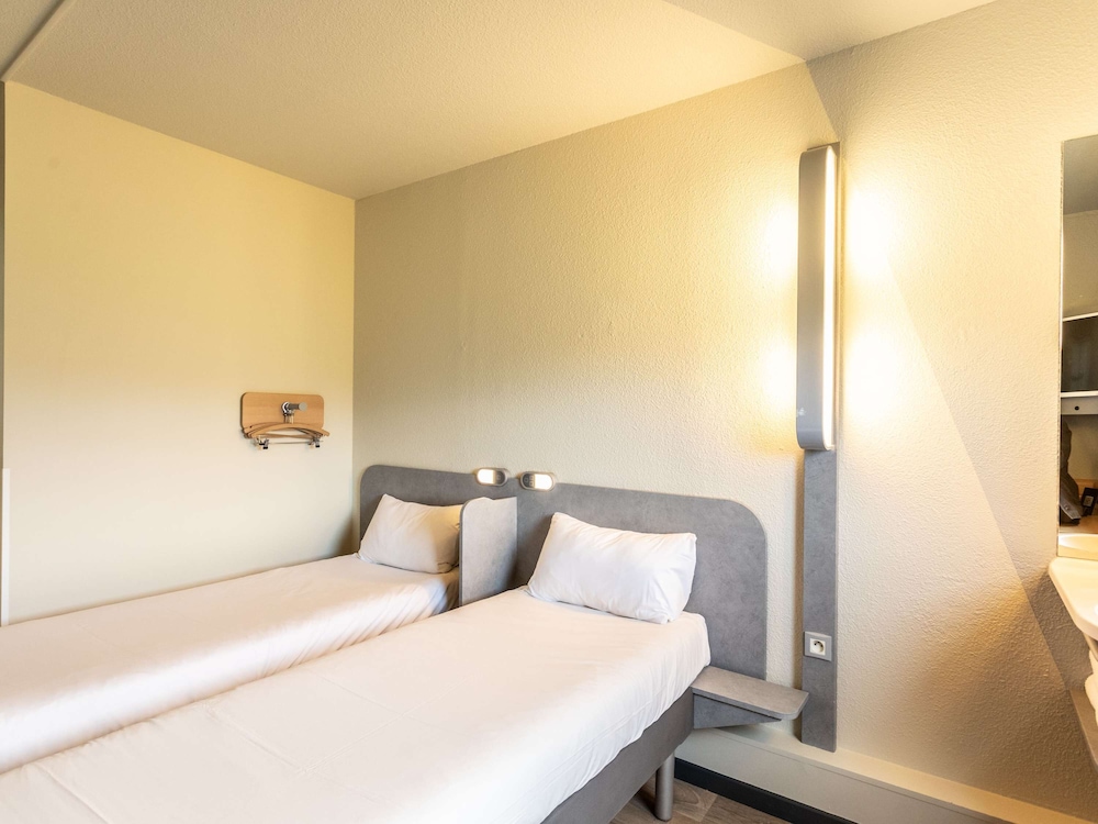 Twin Room, 2 Twin Beds photo 2