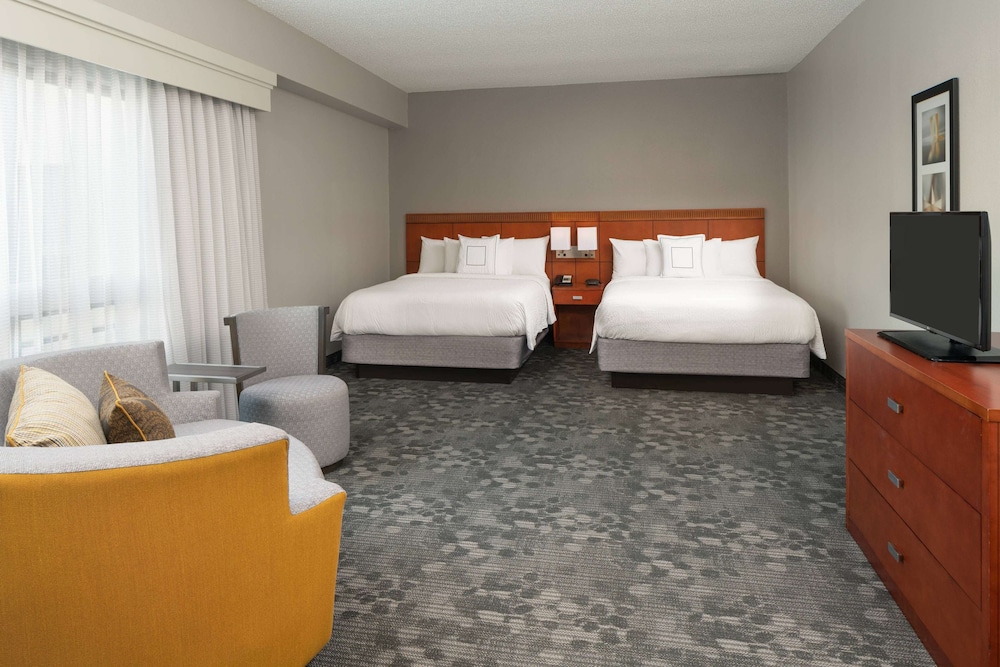 Suite, Multiple Beds, Balcony, Pool View (One Bedroom)