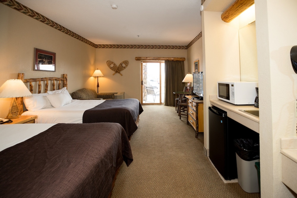 Double Queen Suite - Waterpark Included photo 2