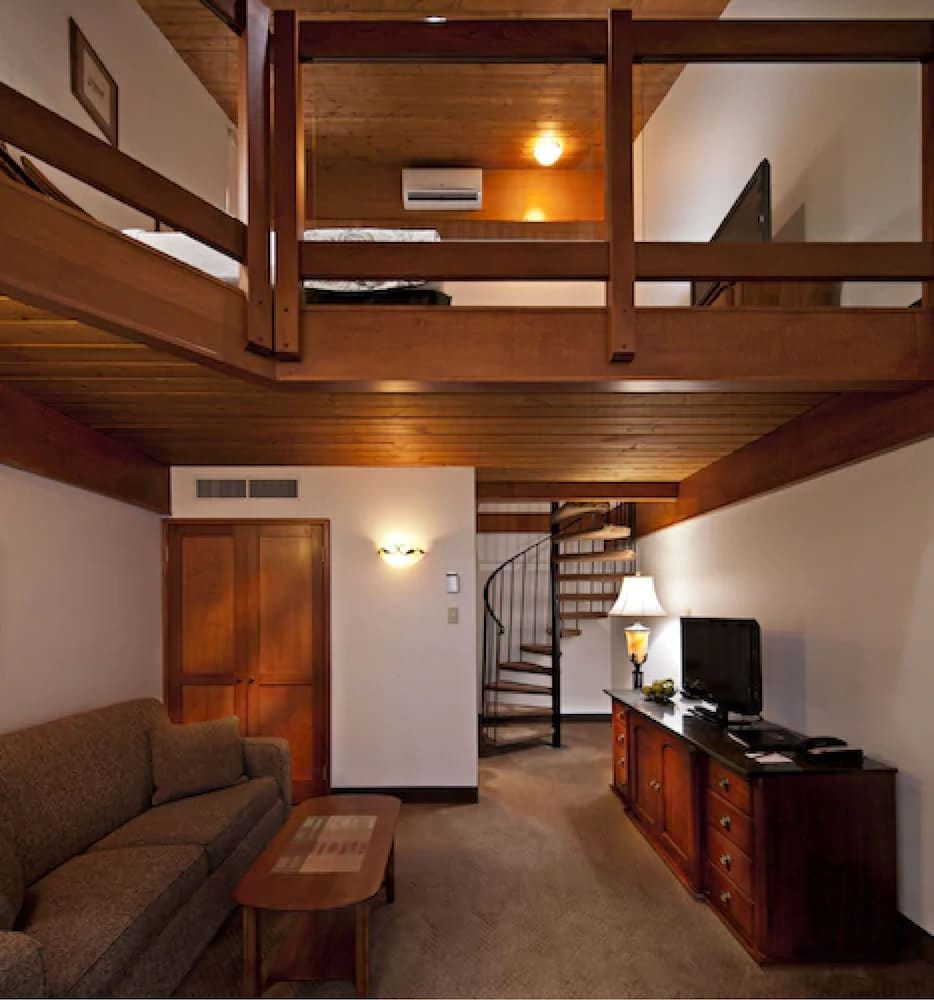 Loft Fireplace Suite - Photo 5
