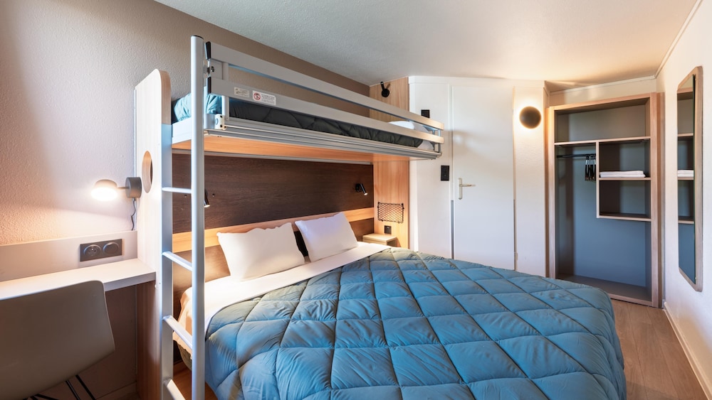 Standard Room, Multiple Beds photo 2