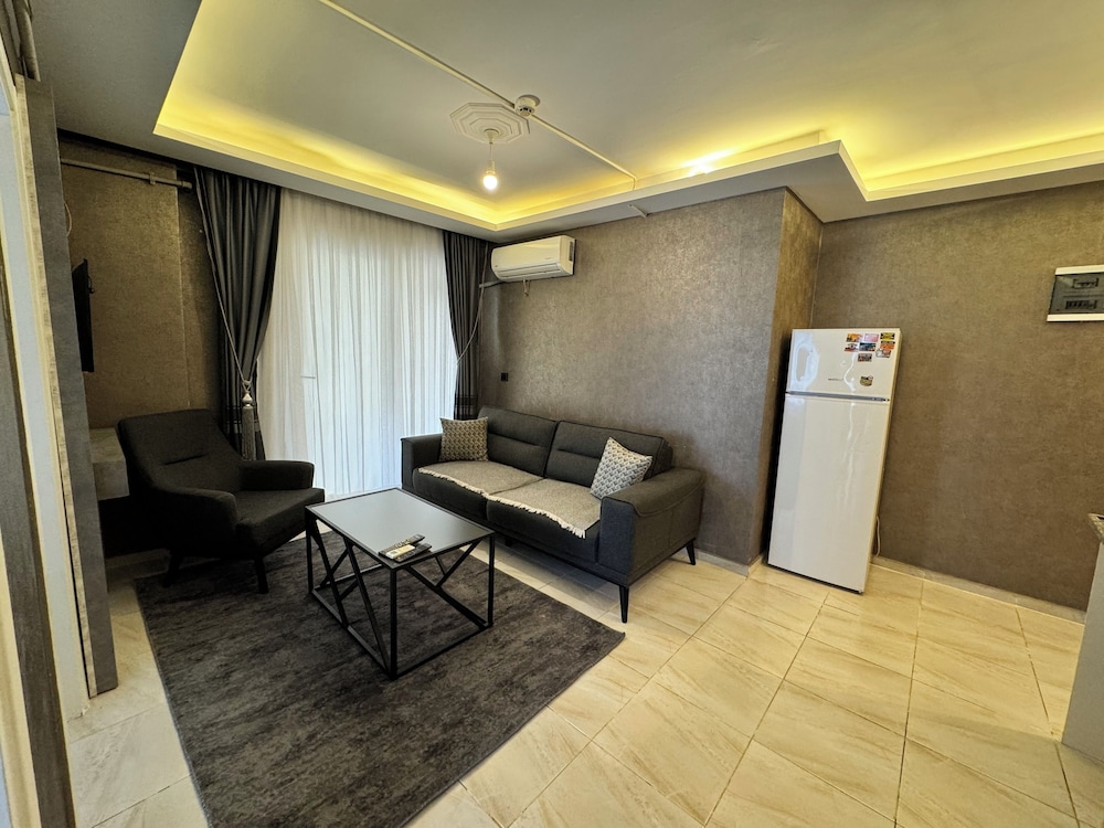 Luxury Condo, Balcony, City View