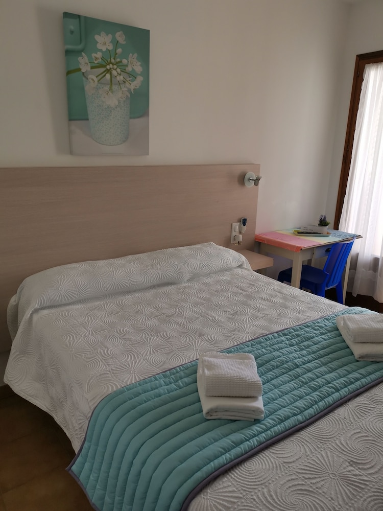 Triple Room, Garden View - Photo 1