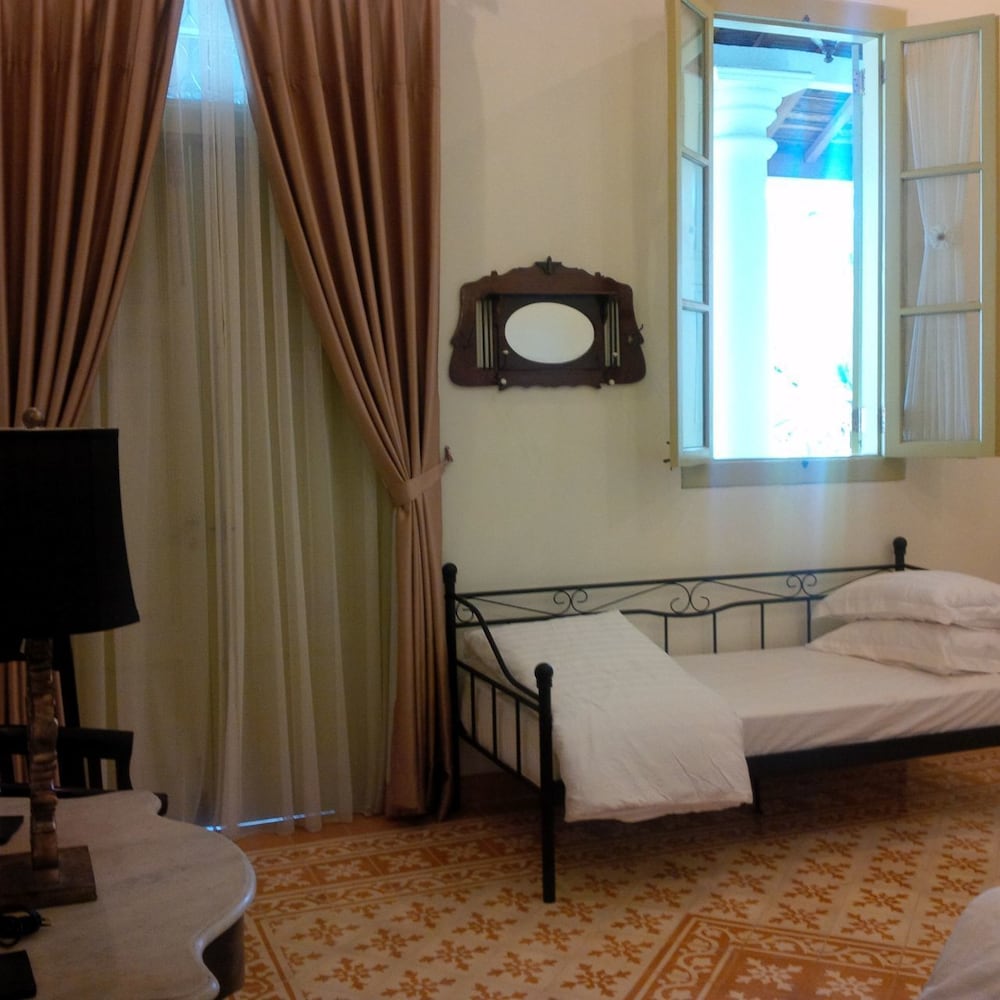Courtyard Suites photo 2