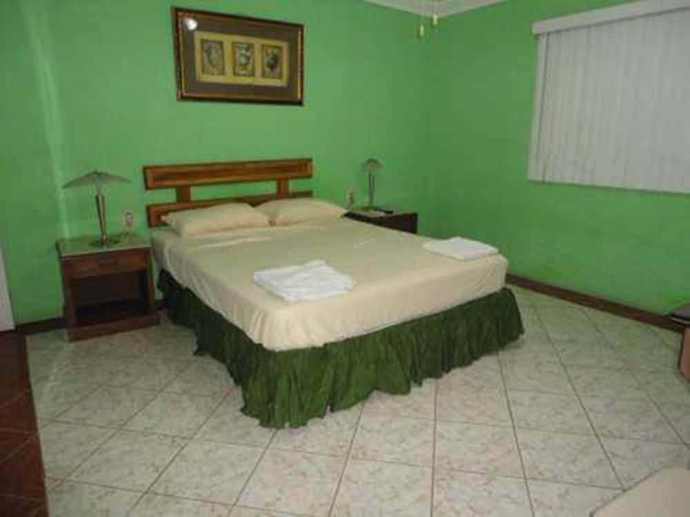 Standard Room, Multiple Beds photo 1