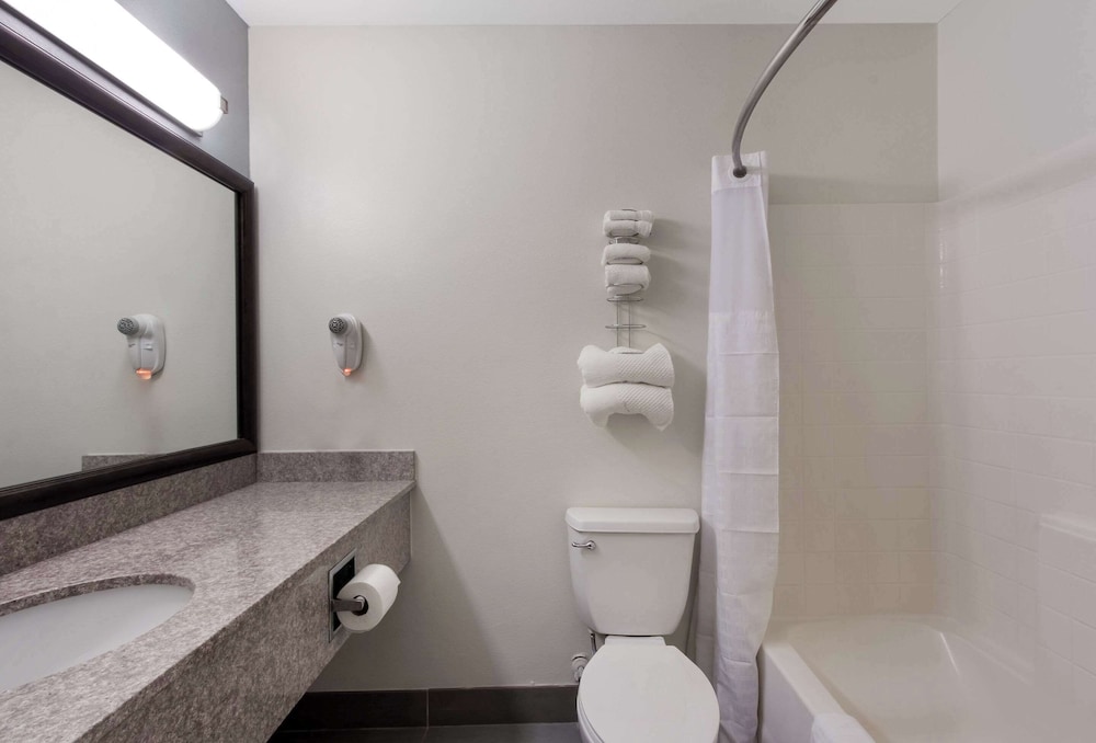 Suite, Multiple Beds, Non Smoking - Photo 2
