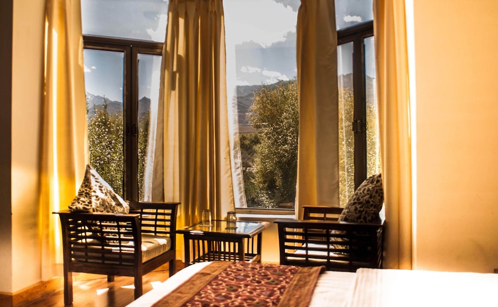 River & Himalaya View Super Deluxe Room photo 2